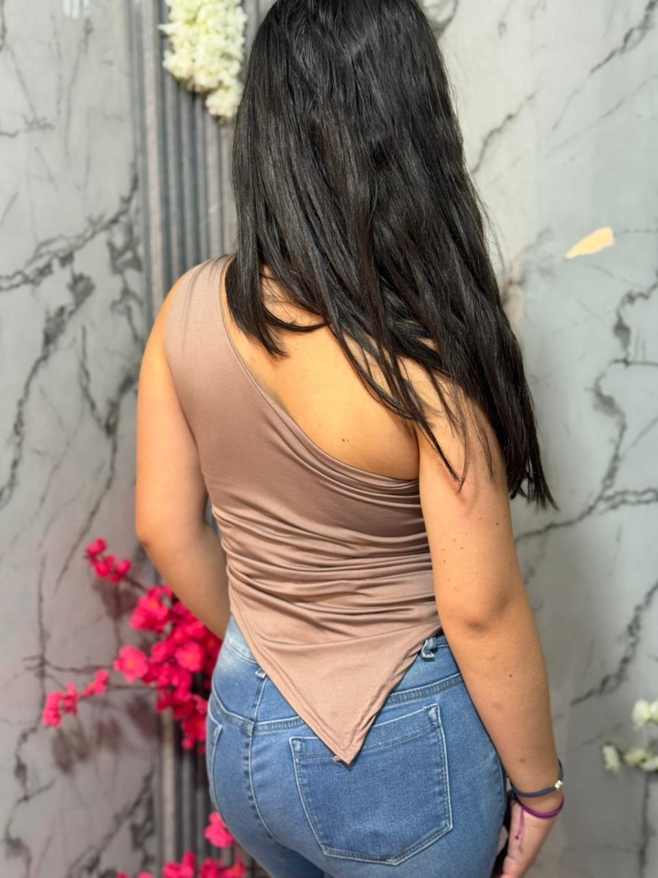 Blusas Hombro punta corto